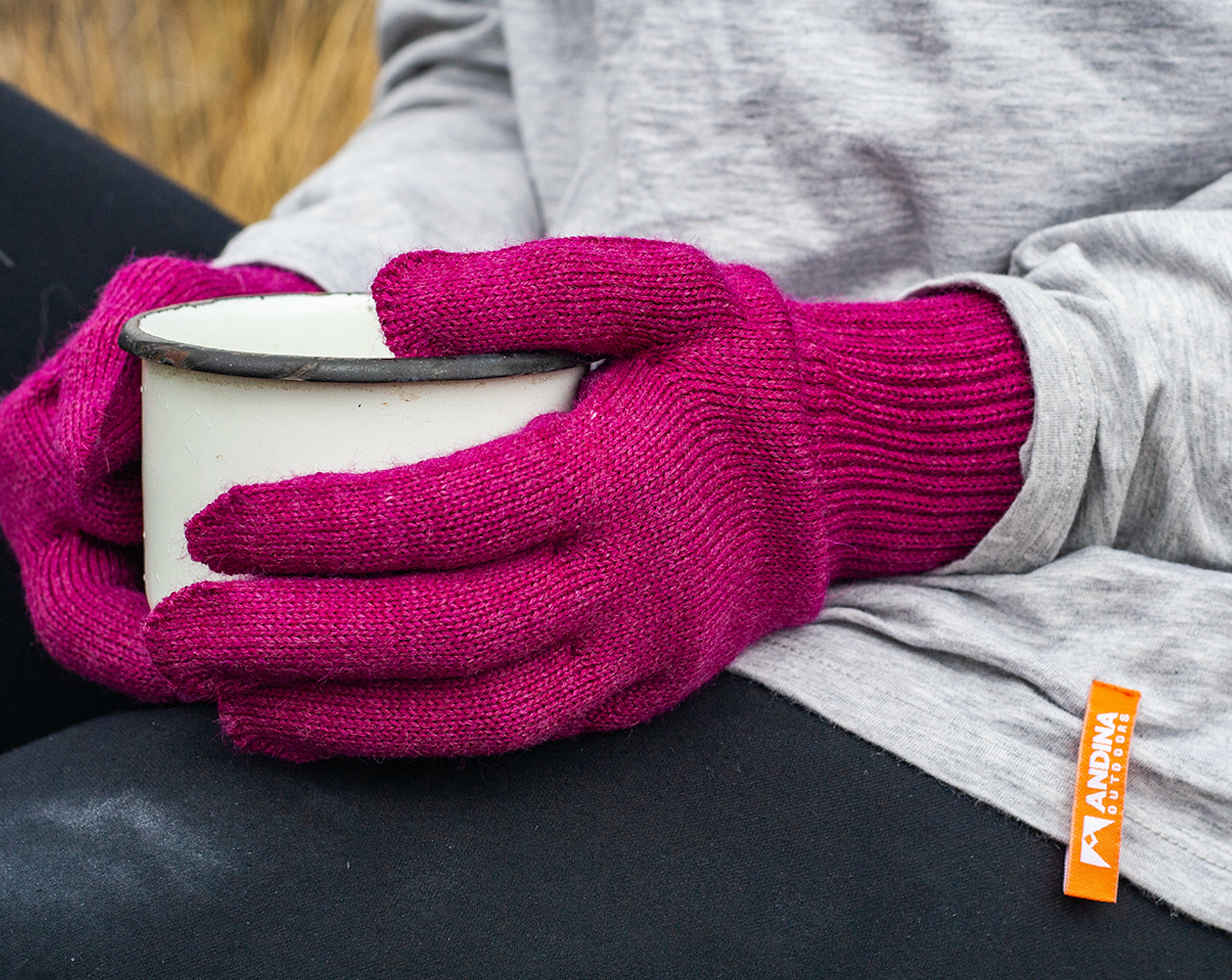 Ropa y calcetines de exterior de lana de alpaca sostenibles – Andina Outdoors